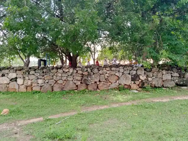 Arulmigu Karupurayasamy Temple, Mugasisemsampatti, Vadavalli - 641653 அருள்மிகு கருப்பராயசுவாமி திருக்கோயில், Mugasisemsampatti, Annur - 641653, Coimbatore - Ancient Temple Architecture and History Image 2