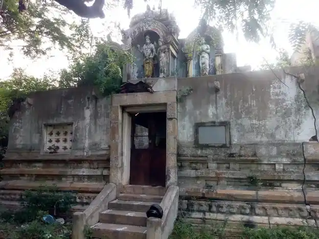 Arulmigu Karuvelaperumal Temple, Kuditheru, Kovathakudi - 621005 அருள்மிகு கருவேலப் பெருமாள் திருக்கோயில், Kuditheru, Kovathakudi - 621005, Thiruchirappalli - Ancient Temple Architecture and History Image 3