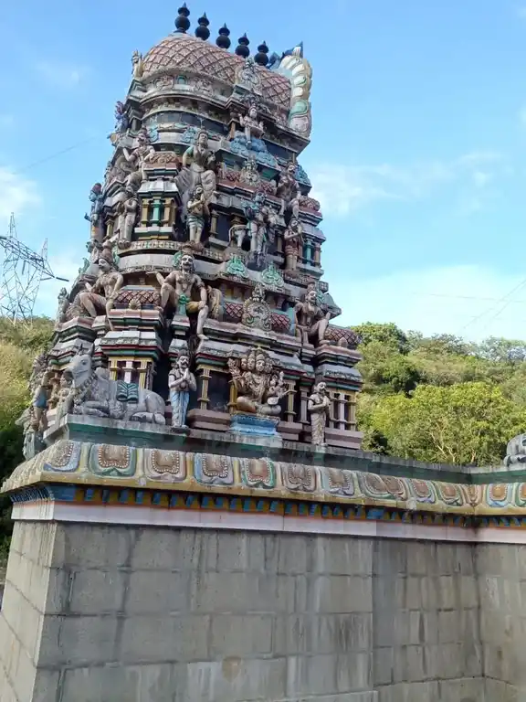 Arulmigu Kaseeswarar Basuveswarar Temple, Avalnattam - 635121 அருள்மிகு காசீஸ்வரர் பசுவேஸ்வரர் திருக்கோயில், ஆவல்நத்தம் - 635121, Krishnagiri - Ancient Temple Architecture and History Image 3