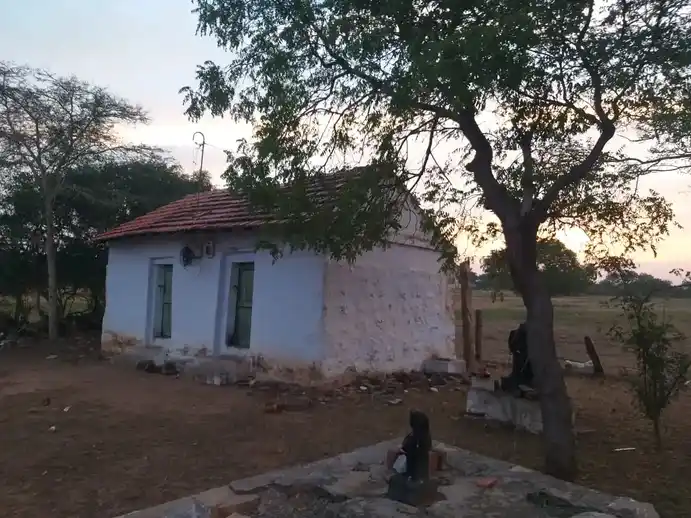 Arulmigu Kashba Uthukkarai, Kannimaar Temple, Kakkavadi - 639003 அருள்மிகு கஸ்பா ஊத்துக்கரை கன்னிமார் திருக்கோயில், Kakkavadi - 639003, Karur - Ancient Temple Architecture and History Image 2