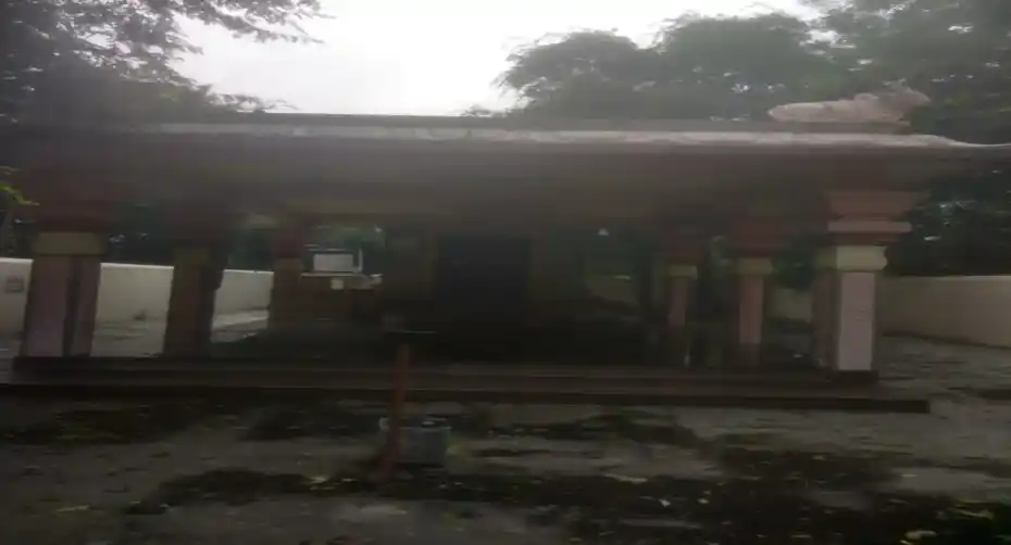 Arulmigu Kasi Vishvanathar Pasuveshvarar Temple, Podipettai - 632602 அருள்மிகு காசிவிஸ்வநாதர் பசுவேஸ்வரர் திருக்கோயில், போடிப்பேட்டை - 632602, Vellore - Ancient Temple Architecture and History Image 4