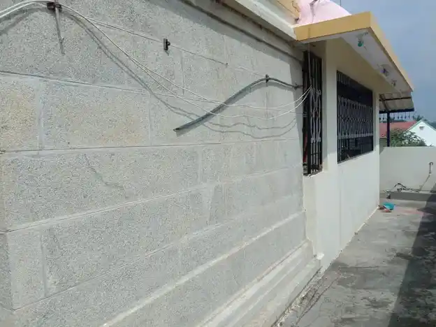 Arulmigu Kasi Vishwanathar Temple, Gooliganappalli - 635103 அருள்மிகு காசி விஸ்வநாதர் திருக்கோயில், Gooliganappalli - 635103, Krishnagiri - Ancient Temple Architecture and History Image 4