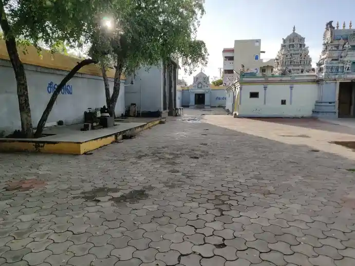 Arulmigu Kasi Vishwanathar Temple, Nazarathpettai - 600123 அருள்மிகு காசிவிஸ்வநாதர் திருக்கோயில், Nazarathpettai - 600123, Tiruvallur - Ancient Temple Architecture and History Image 5