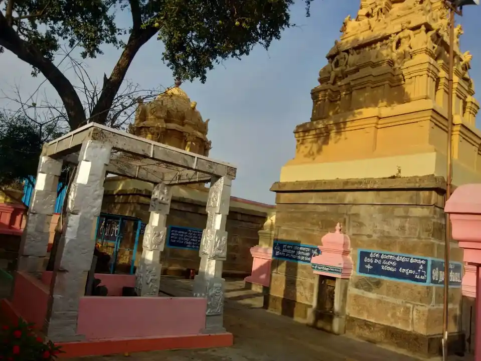 Arulmigu Kasi Vishwanathar Temple, Shoolagiri - 635117 Temple