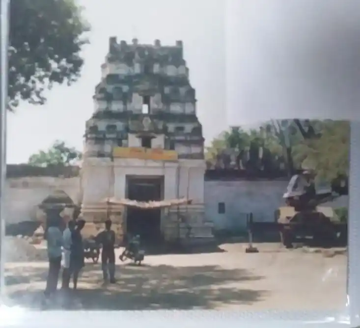 Arulmigu Kasi Viswanathar Temple, River Belt Of Kauvery, Velur - 638182 அருள்மிகு காசி விஸ்வநாதர் திருக்கோயில், காவேரி ஆறு அருகில், வேலூர் - 638182, Namakkal - Ancient Temple Architecture and History Image 2