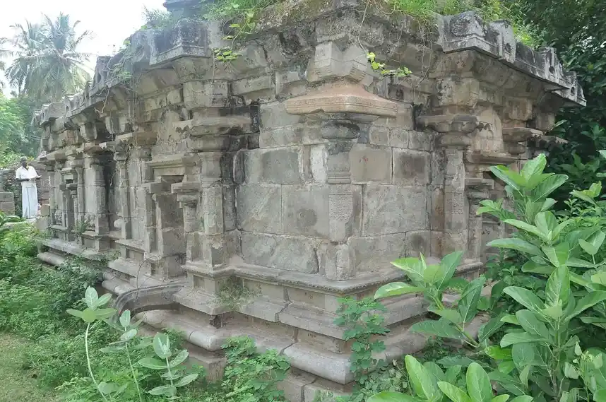 Arulmigu Kasivishvanathar Temple, Chozhapuram - 612501 Arulmigu Kasivishvanathar Temple, Chozhapuram - 612501, Thanjavur - Ancient Temple Architecture and History Image 5
