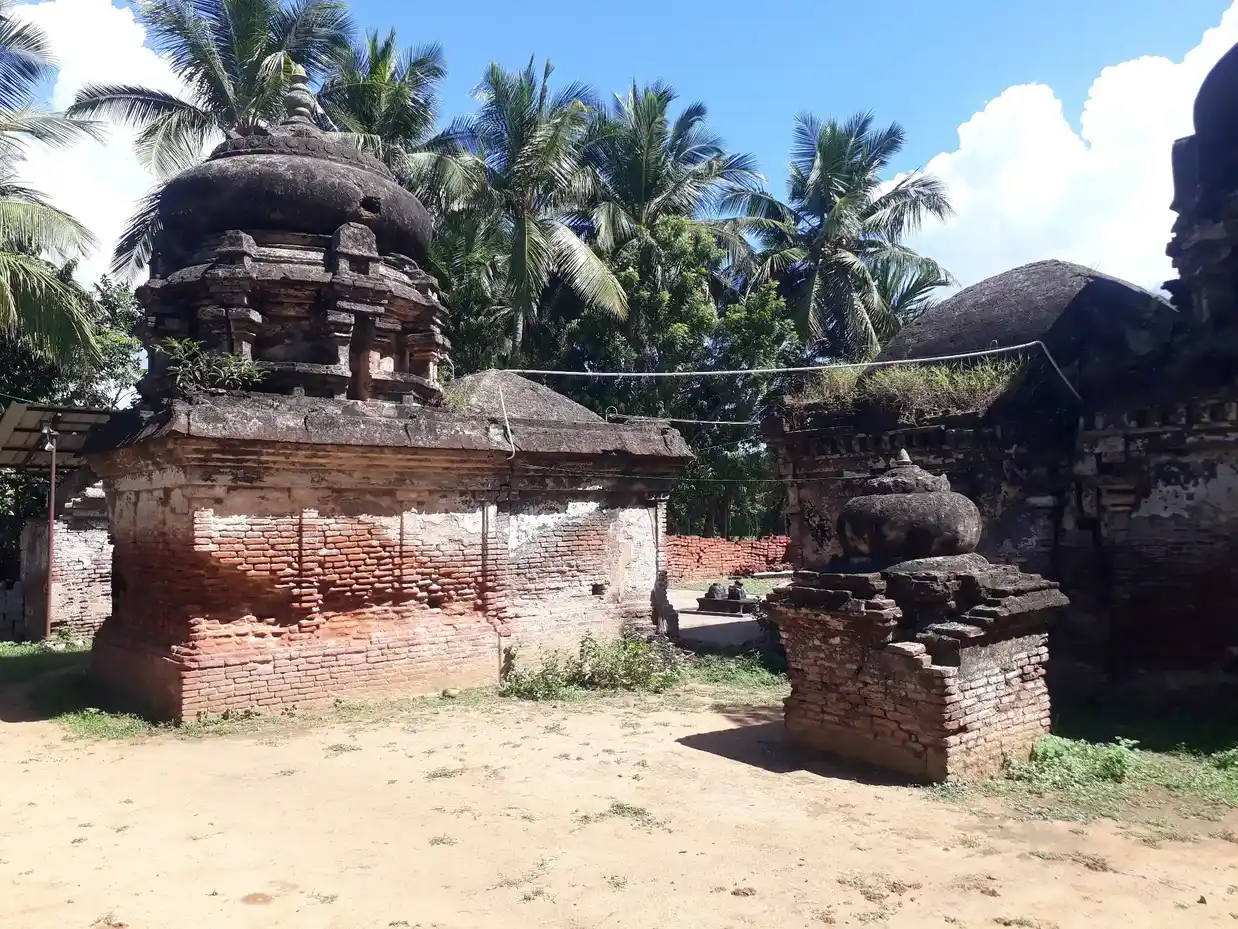 Arulmigu Kasivisvanatha Swamy And Varadarajaswamy Temple, Pillaiyampettai - 612103