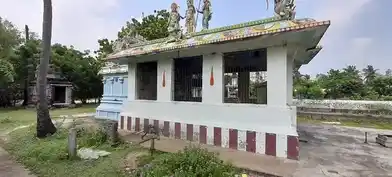 Arulmigu Kasivisvanathar, Lakshminaraya Perumal Temple, Kadapakkam - 603304 அருள்மிகு காசி விஸ்வநாதர் லெட்சுமி நாராயணப்பெருமாள் திருக்கோயில், Kadapakkam - 603304, Chengalpattu - Ancient Temple Architecture and History Image 2