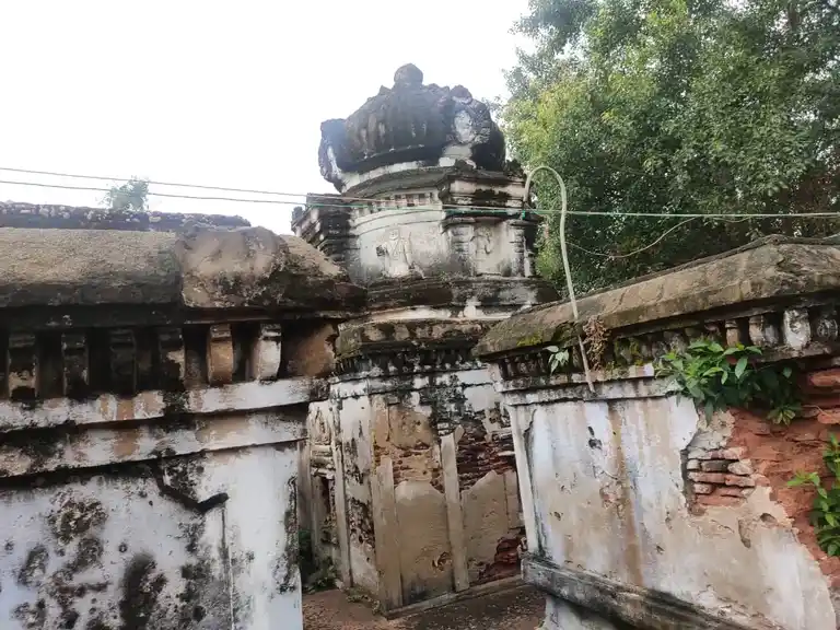 Arulmigu Kasivisvanathar Temple, Ayilam - 632509