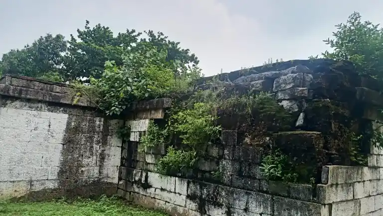 Arulmigu Kasiviswanatha Swamy Temple, Papanchattiram - 600123 அருள்மிகு காசிவிஸ்வநாதசுவாமி திருக்கோயில், Papanchattiram - 600123, Tiruvallur - Ancient Temple Architecture and History Image 2