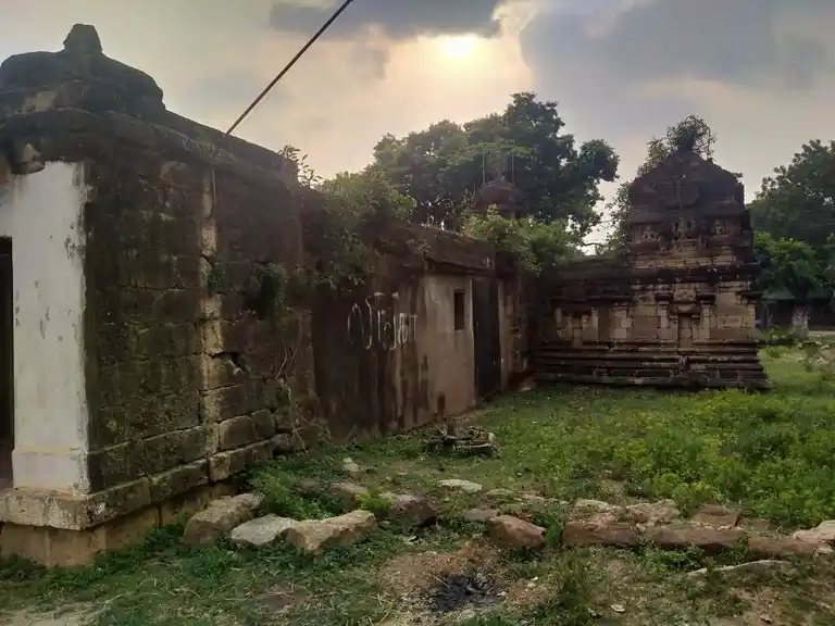 Arulmigu Kasiviswanathar Temple, Asthinapuram - 621704 Temple