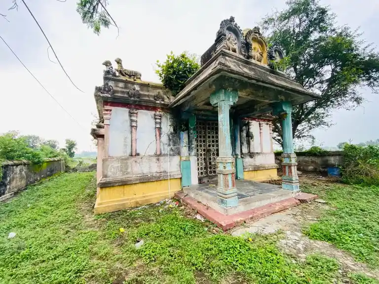 Arulmigu Kasiviswanathar Temple, End Of The Village, Veerakivedu - 601204 அருள்மிகு காசிவிஸ்வநாதர் திருக்கோயில், End Of The Village, Veerakivedu - 601204, Tiruvallur - Ancient Temple Architecture and History Image 3