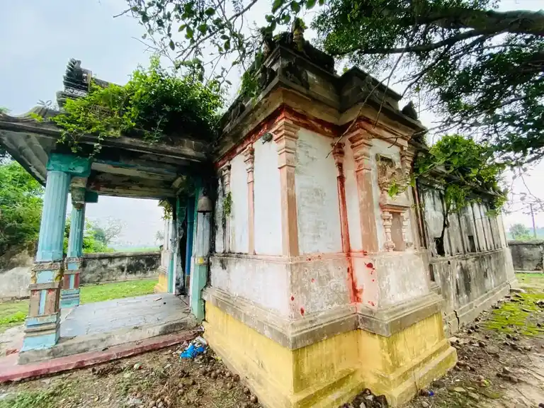 Arulmigu Kasiviswanathar Temple, End Of The Village, Veerakivedu - 601204 அருள்மிகு காசிவிஸ்வநாதர் திருக்கோயில், End Of The Village, Veerakivedu - 601204, Tiruvallur - Ancient Temple Architecture and History Image 7
