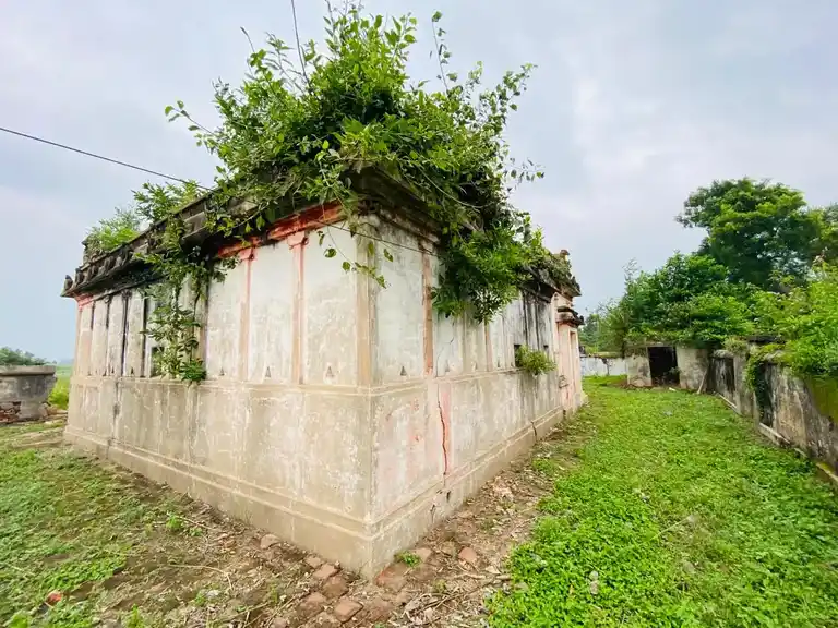 Arulmigu Kasiviswanathar Temple, End Of The Village, Veerakivedu - 601204 அருள்மிகு காசிவிஸ்வநாதர் திருக்கோயில், End Of The Village, Veerakivedu - 601204, Tiruvallur - Ancient Temple Architecture and History Image 8