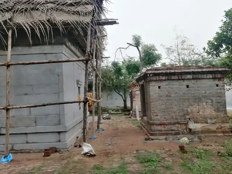 Arulmigu Kasiviswanathar Temple, Moonjurpattu - 632057 அருள்மிகு காசிவிஸ்வநாதர் திருக்கோயில், மூஞ்சூர்பட்டு - 632057, Vellore - Ancient Temple Architecture and History Image 6
