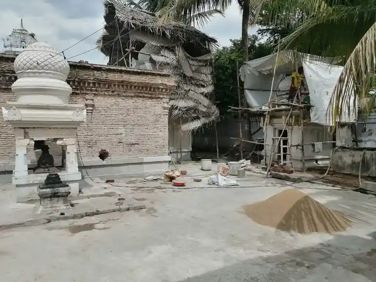 Arulmigu Kasiviswanathar Temple, Moonjurpattu - 632057 அருள்மிகு காசிவிஸ்வநாதர் திருக்கோயில், மூஞ்சூர்பட்டு - 632057, Vellore - Ancient Temple Architecture and History Image 10