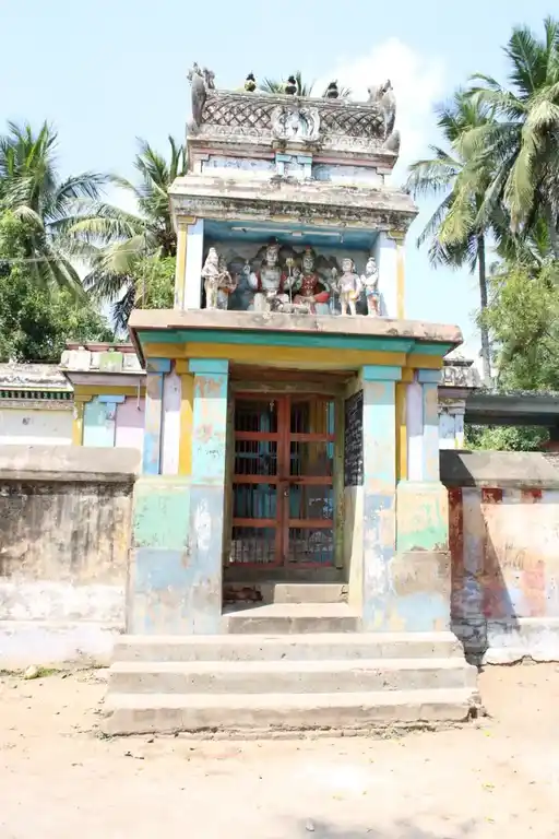 Arulmigu Kasiviswanathar Temple, Nachiyar Koil, Samuthinarkudi - 612602