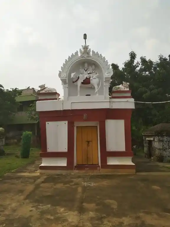 Arulmigu Kasiviswanathar Temple, Near Vao Office, Madarpakkam - 601201
