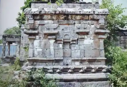 Arulmigu Kasiviswanathasamy Temple, Bommasamudram - 637001 அருள்மிகு காசி விஸ்வநாதசாமி திருக்கோயில், செயல் அலுவலர், மின்னாம்பள்ளி, பொம்மசமுத்திரம் - 637001, Namakkal - Ancient Temple Architecture and History Image 4