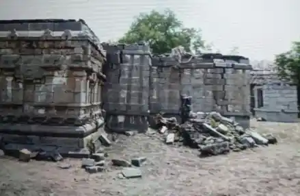 Arulmigu Kasiviswanathasamy Temple, Bommasamudram - 637001 அருள்மிகு காசி விஸ்வநாதசாமி திருக்கோயில், செயல் அலுவலர், மின்னாம்பள்ளி, பொம்மசமுத்திரம் - 637001, Namakkal - Ancient Temple Architecture and History Image 5