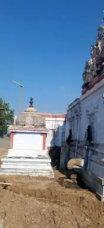 Arulmigu Kasiviswanathaswamy Varatharajaperumal Temple, Ponnapuram - 638657 அருள்மிகு காசிவிஸ்வநாதசாமி வரதராசபெருமாள் திருக்கோயில், Ponnapuram - 638657, Tiruppur - Ancient Temple Architecture and History Image 2