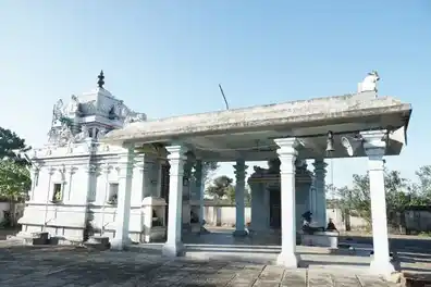 Arulmigu Katchaparameswarar Temple, Kadalangudi, Kadalangudi - 609801 அருள்மிகு கச்சாபரமேஸ்வரர் திருக்கோயில், கடலங்குடி - 609801, Mayiladuthurai - Ancient Temple Architecture and History Image 2