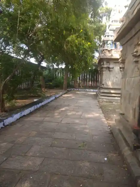 Arulmigu Kathali Narasingaperumal Temple, Jambliputhur - 625512 அருள்மிகு கதலி நரசிங்கப்பெருமாள் திருக்கோயில், ஜம்புலிபுத்தூர் - 625512, Theni - Ancient Temple Architecture and History Image 3