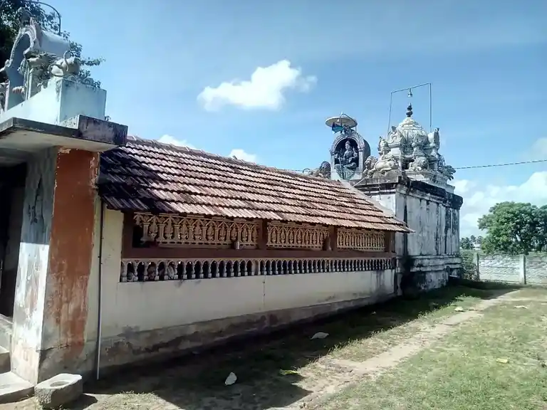 Arulmigu Kathavarayaswamy Temple, Manamelkudi - 614619 Arulmigu Kathavarayaswamy Temple, Manamelkudi - 614619, Pudukkottai - Ancient Temple Architecture and History Image 2