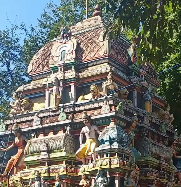 Arulmigu Kathir Narasinga Perumal Temple, Kannivadi, Kannivadi - 624705 அருள்மிகு கதிர் நரசிங்க பெருமாள் கோயில், கன்னிவாடி, கன்னிவாடி - 624705, Dindigul - Ancient Temple Architecture and History Image 2