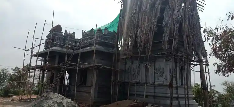 Arulmigu Kathiraya Perumal Temple, Kathirchettipatty, Muthunayakanpatti - 636309 அருள்மிகு கதிராயபெருமாள் திருக்கோயில், Kathirchettipatty, Muthunayakanpatti - 636309, Salem - Ancient Temple Architecture and History Image 5