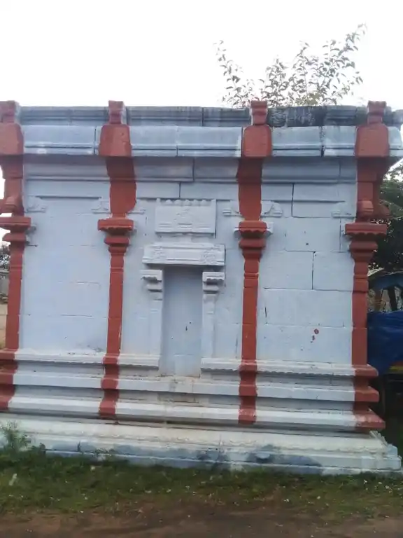 Arulmigu Kathirayaperumal Temple, Amarakundhi - 636503 Arulmigu Kathirayaperumal Temple, Amarakundhi - 636503, Salem - Ancient Temple Architecture and History Image 3