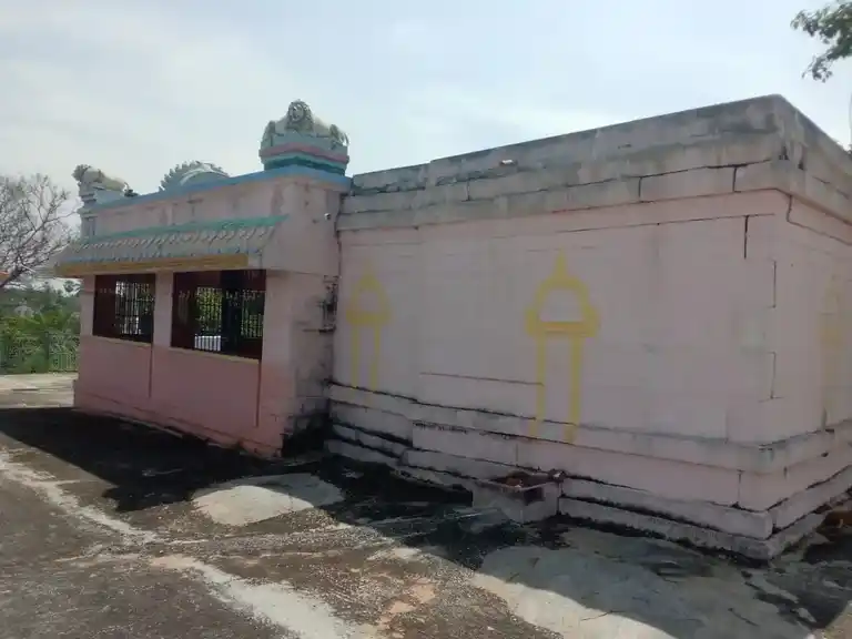 Arulmigu Kathirinarasimmaswamy Temple, Varatnapalli, Kammampalle - 635120 அருள்மிகு கதிரிநரசிம்மசாமி திருக்கோயில், Varatnapalli, Kammampalle - 635120, Krishnagiri - Ancient Temple Architecture and History Image 3