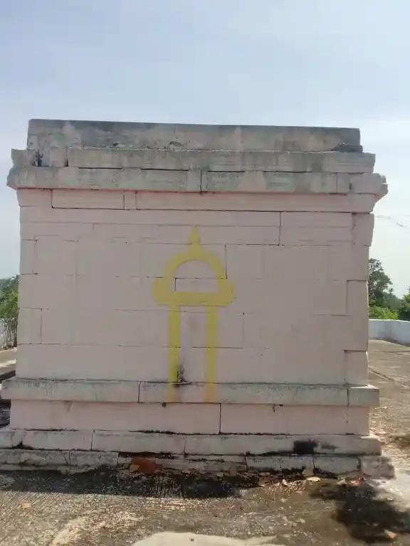 Arulmigu Kathirinarasimmaswamy Temple, Varatnapalli, Kammampalle - 635120 அருள்மிகு கதிரிநரசிம்மசாமி திருக்கோயில், Varatnapalli, Kammampalle - 635120, Krishnagiri - Ancient Temple Architecture and History Image 4