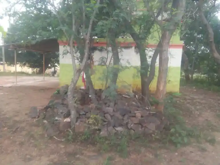 Arulmigu Kathiriperumal Temple, Near Iti College, Chettipalli - 635108 அருள்மிகு கதிரி பெருமாள் திருக்கோயில், செட்டிப்பள்ளி - 635108, Krishnagiri - Ancient Temple Architecture and History Image 7