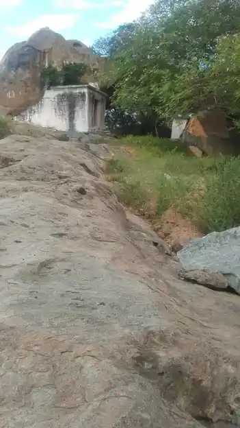 Arulmigu Kathiriyappaswamy Temple, Oothikuppam - 635120 அருள்மிகு கதிரியப்ப சுவாமி திருக்கோயில், ஓதிகுப்பம் - 635120, Krishnagiri - Ancient Temple Architecture and History Image 2