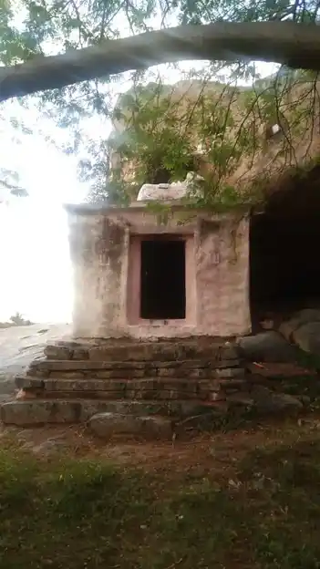 Arulmigu Kathiriyappaswamy Temple, Oothikuppam - 635120 அருள்மிகு கதிரியப்ப சுவாமி திருக்கோயில், ஓதிகுப்பம் - 635120, Krishnagiri - Ancient Temple Architecture and History Image 4