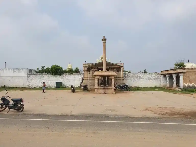 Arulmigu Kathirnarasinga Perumal Temple, Kulithalai - 621301 அருள்மிகு கதிர் நரசிங்கப்பெருமாள் திருக்கோயில், Kulithalai - 621301, Karur - Ancient Temple Architecture and History Image 4