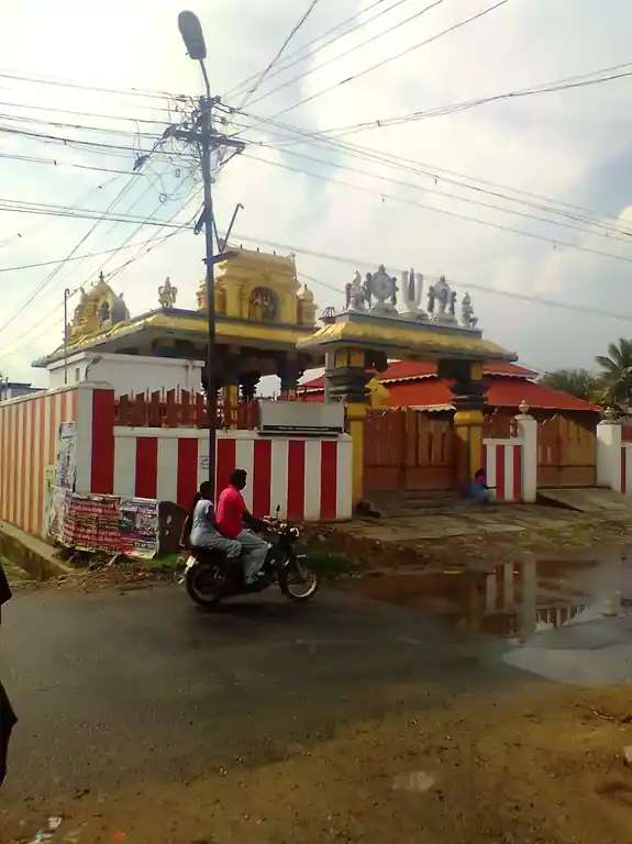 Arulmigu Kathirrayaperumal Temple, Kottur Malayandipatinan, Kottur Malayandipatinan - 642114 அருள்மிகு கதிர்ராயர்பெருமாள் திருக்கோயில், கோட்டூர் மலையாண்டிபட்டினம், Kottur Malayandipatinan - 642114, Coimbatore - Ancient Temple Architecture and History Image 2