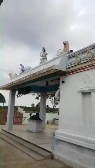 Arulmigu Kattalamman,Utchimakaliamman, And Oorpillaiyaar Temple, Near School, Samarayapatti - 642204 Arulmigu Kattalamman,Utchimakaliamman, And Oorpillaiyaar Temple, Near School, Samarayapatti - 642204, Tiruppur - Ancient Temple Architecture and History Image 3