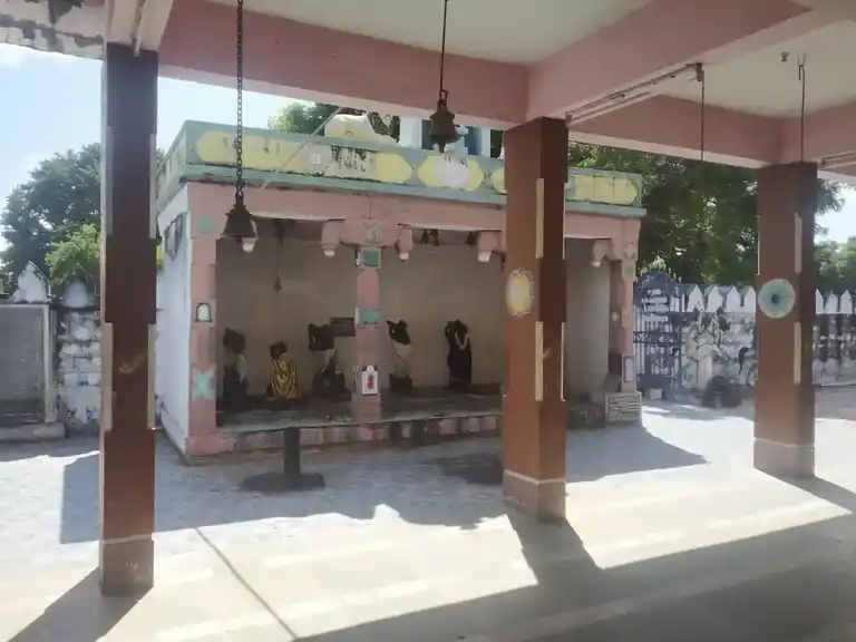 Arulmigu Katthandamman Temple, Kalappanpatti - 625529 அருள்மிகு காத்தாண்டம்மன் திருக்கோயில், Kalappanpatti - 625529, Madurai - Ancient Temple Architecture and History Image 4