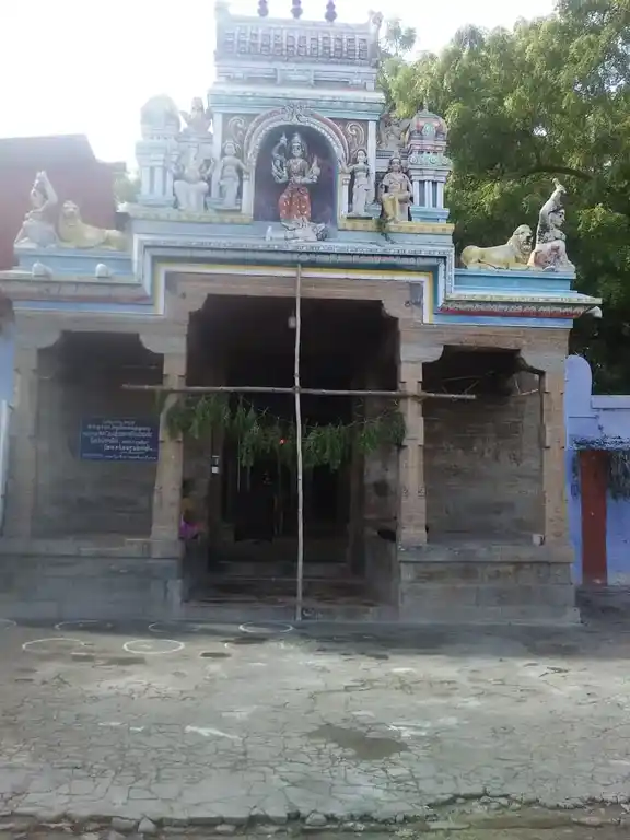 Arulmigu Kattupathirakalliamman Temple, Vengadasamuthiram - 625706 அருள்மிகு காட்டுப்பாத்திரக்காளியம்மன் திருக்கோவில், வேங்கடசமுத்திரம் - 625706, Madurai - Ancient Temple Architecture and History Image 2