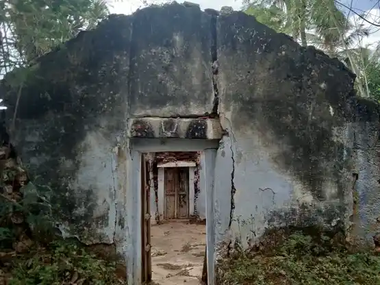 Arulmigu Kattuperumal Temple, Thotathusalai Vazhi, Chellapapalayam - 642207 அருள்மிகு காட்டுப்பெருமாள் திருக்கோயில், Thotathusalai Vazhi, Chellapapalayam - 642207, Tiruppur - Ancient Temple Architecture and History Image 3