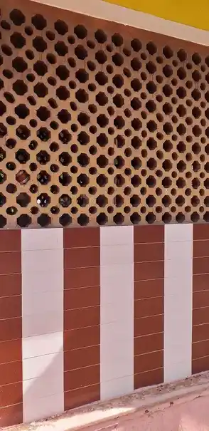 Arulmigu Kavadipirai Subramaniyasamy Temple, Kulasekarapattanam - 628206 அருள்மிகு காவடிபிறை சுப்பிரமணியசுவாமி திருக்கோயில், Kulasekarapattanam - 628206, Thoothukudi - Ancient Temple Architecture and History Image 4