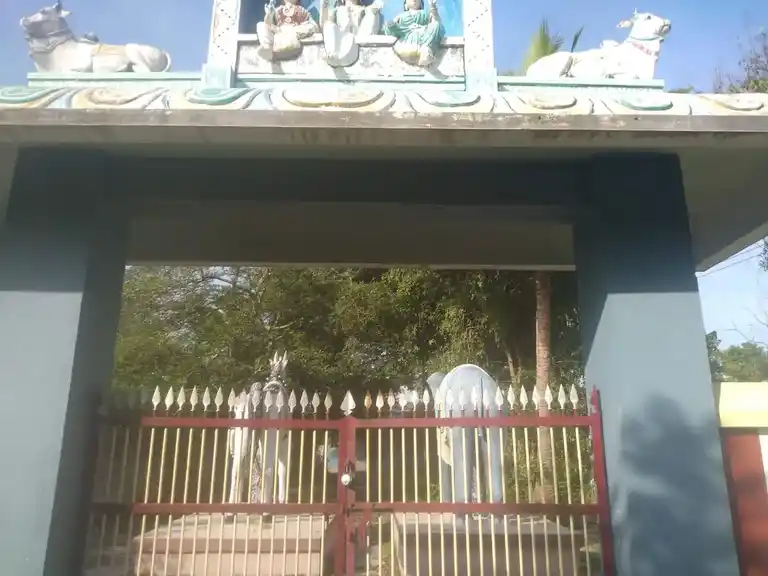 Arulmigu Kaverikarai Nadutheru Vinayagar Temple, Thiruvisanallur - 612105 அருள்மிகு காவேரிக்கரை நடுத்தெரு விநாயகர் திருக்கோயில், திருவிசநல்லூர் - 612105, Thanjavur - Ancient Temple Architecture and History Image 4