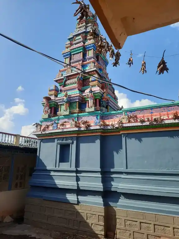 Arulmigu Kavi Sendraya Swamy Temple, Errahalli - 635112 அருள்மிகு கவி சென்றாயசாமி திருக்கோயில், எர்ரஅள்ளி - 635112, Krishnagiri - Ancient Temple Architecture and History Image 3