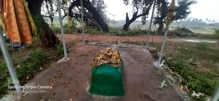 Arulmigu Kavundankulam Kannimaar Temple, Madur - 624306 அருள்மிகு கவுண்டன்குளம் கன்னிமார் கோயில், Madur - 624306, Dindigul - Ancient Temple Architecture and History Image 4