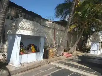 Arulmigu Kayanimaleshwarar Temple, Bus Stand Back Side, Attur - 636102 அருள்மிகு காயநிர்மலேஸ்வரர் வகையறா திருக்கோயில், பேருந்து நிலையம் பின்புறம், ஆத்தூர் - 636102, Salem - Ancient Temple Architecture and History Image 4