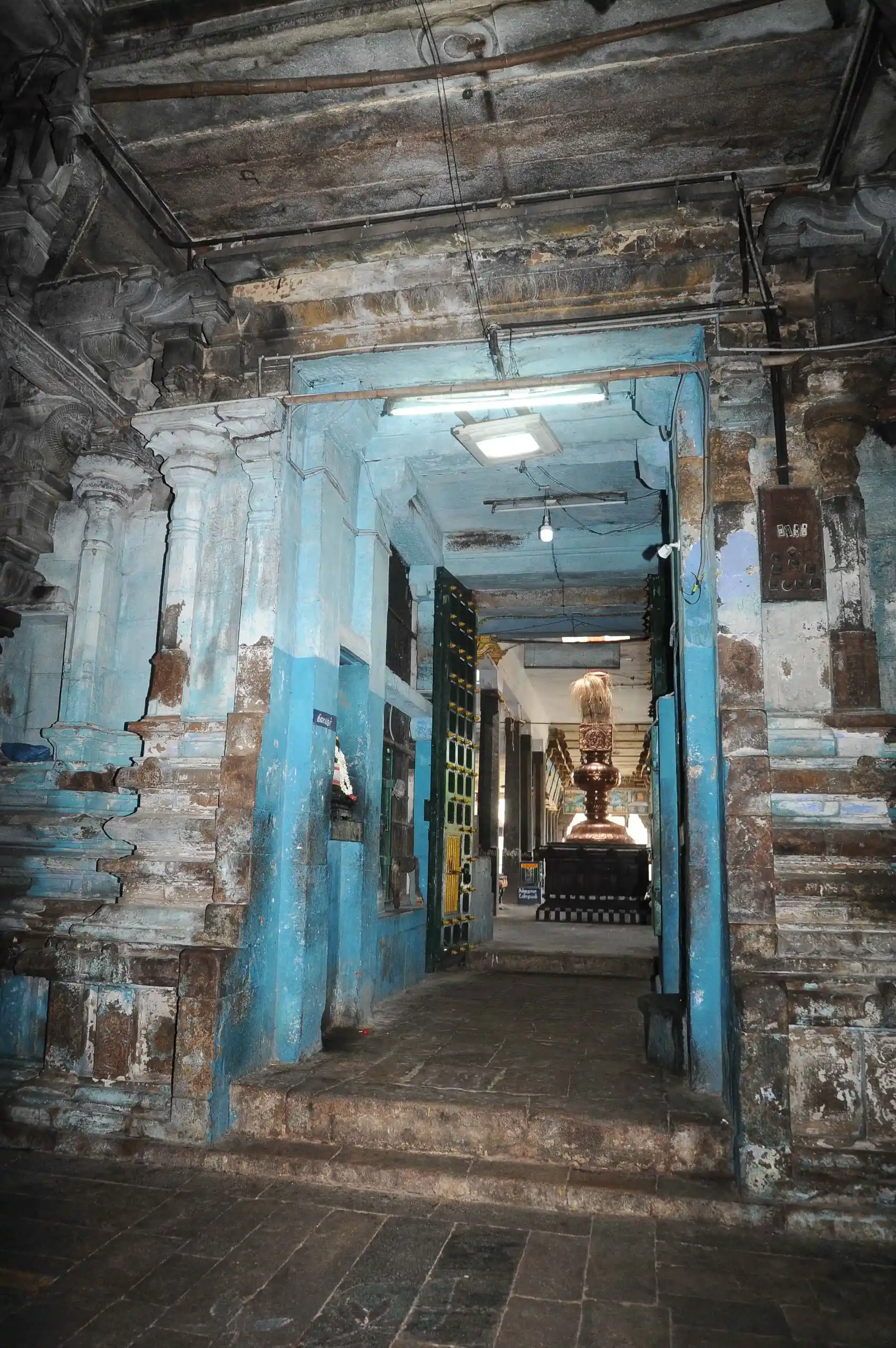 Arulmigu Kayarohanaswamy Udanurai Neelayathatchiamman Temple, Nagapattinam, Nagapattinam - 611001 அருள்மிகு காயாரோகணசுவாமி மற்றும் நீலாயதாட்சியம்மன் திருக்கோயில், நாகப்பட்டினம் - 611001, Nagapattinam - Ancient Temple Architecture and History Image 3