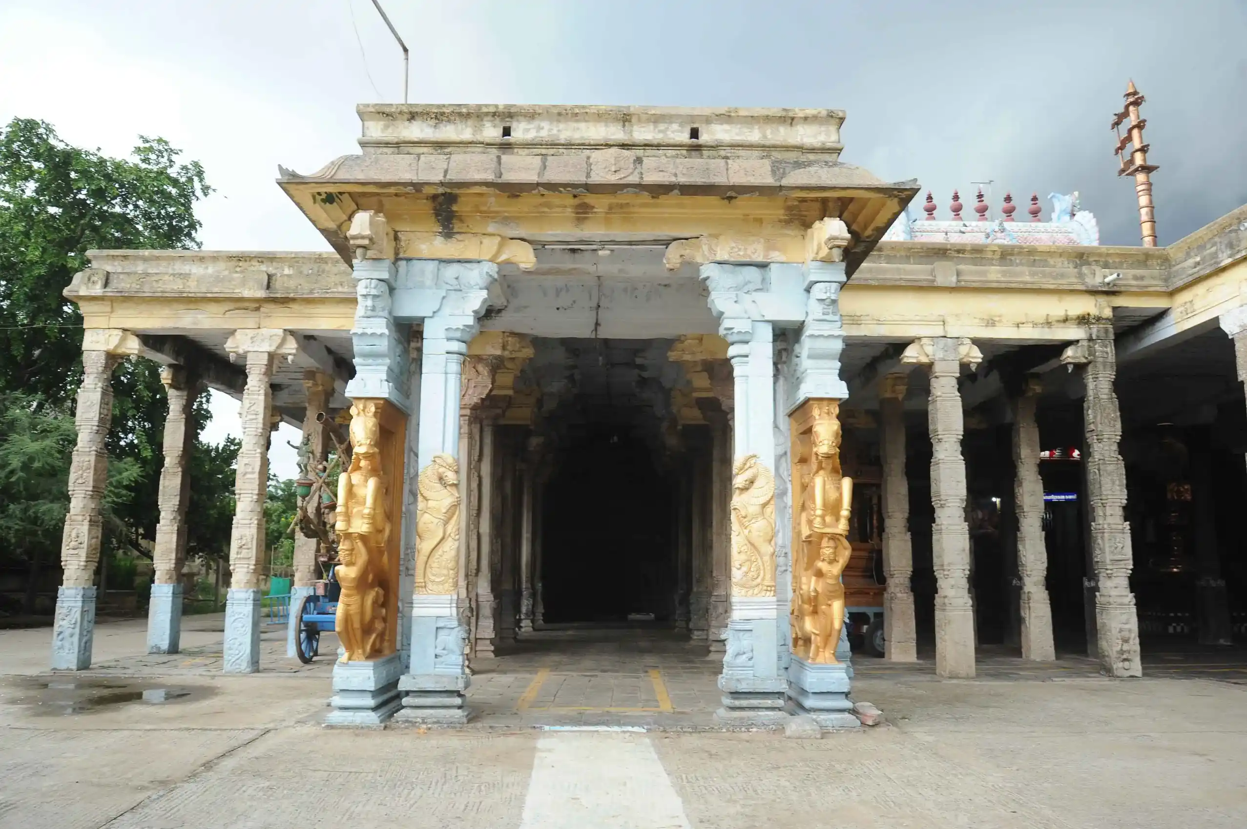 Arulmigu Kayarohanaswamy Udanurai Neelayathatchiamman Temple, Nagapattinam, Nagapattinam - 611001 அருள்மிகு காயாரோகணசுவாமி மற்றும் நீலாயதாட்சியம்மன் திருக்கோயில், நாகப்பட்டினம் - 611001, Nagapattinam - Ancient Temple Architecture and History Image 4