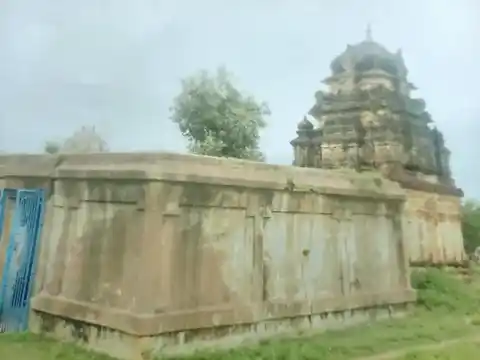 Arulmigu Kazhani Udaiya Ayyanar Temple, Aalappiranthan - 622202 அருள்மிகு கழனி உடைய அய்யனார் திருக்கோயில், Aalappiranthan - 622202, Pudukkottai - Ancient Temple Architecture and History Image 2